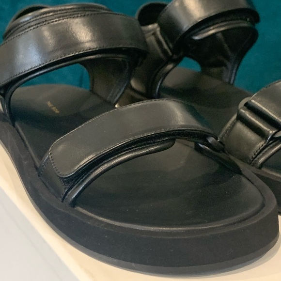 SOLD- The Row Sandals Size 37 - Picture 5 of 6